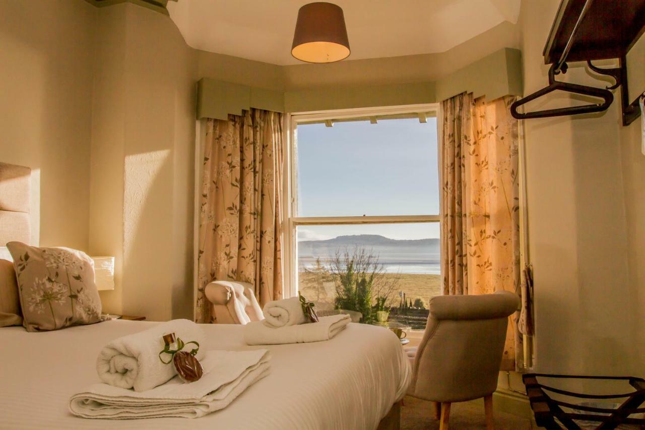 The Commodore Inn Grange-over-Sands ภายนอก รูปภาพ